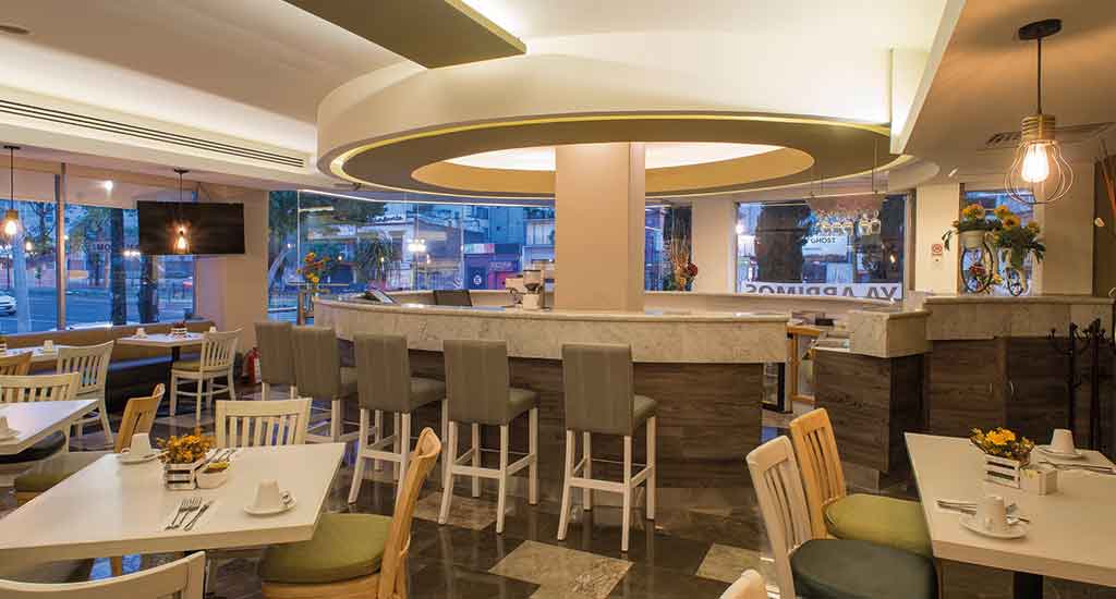 Bar en eetkamer van Stanza Hotel in Mexico City