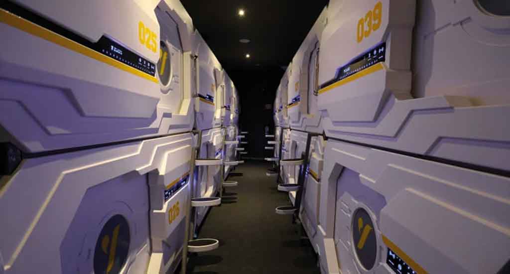 Rijen pod-stijl slaapkamers in Yellow Capsule in Cancun