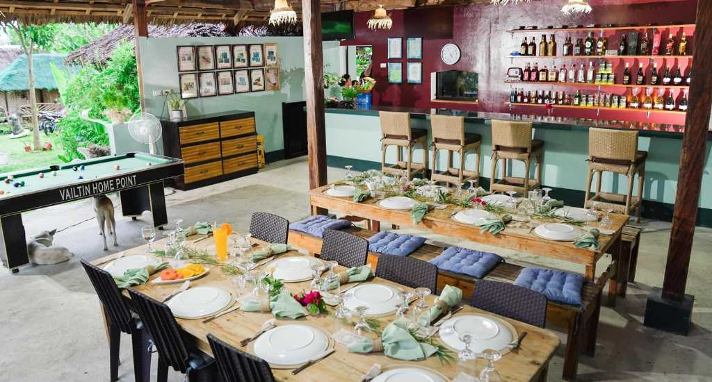 Dining and Bar in Vailtin Home Point Moalboal