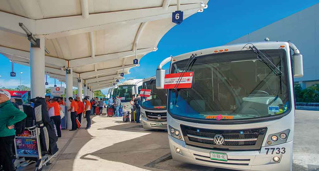 Mexico grondtransport - bus op Cancun Airport